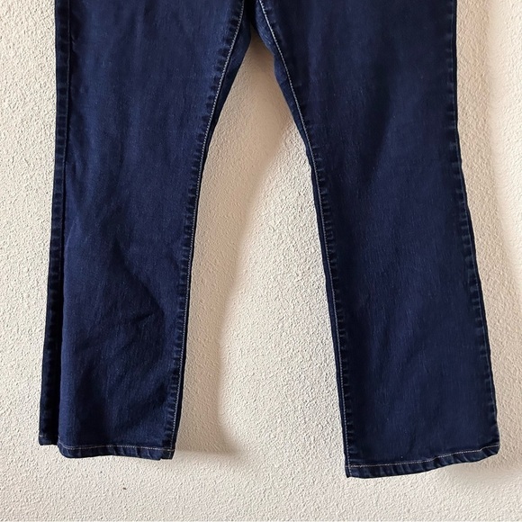 Levis 315 Shaping Bootcut Blue Dark Wash Jeans  Women Sz 32 - Picture 8 of 10